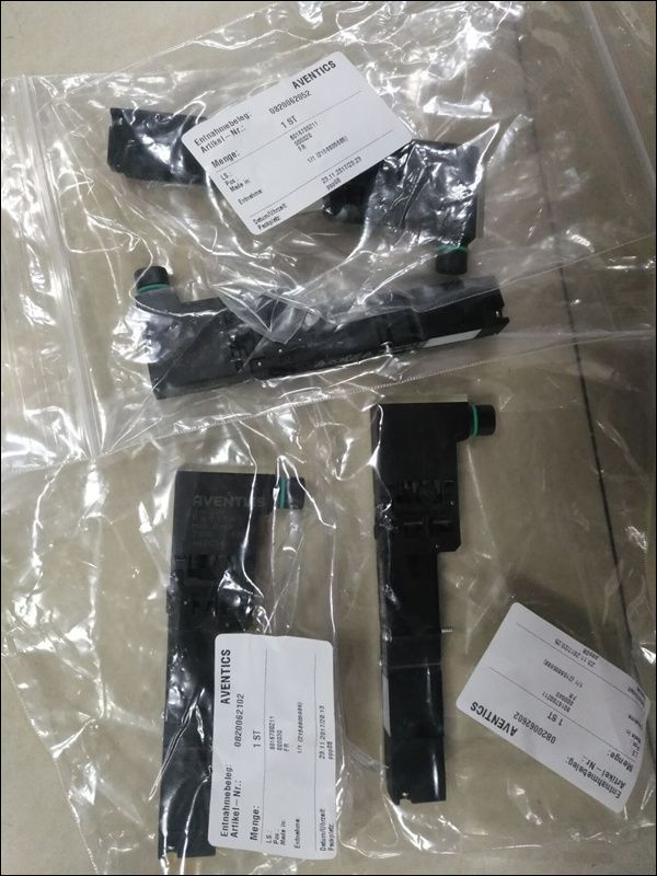 0820062102    氣動(dòng)換向閥